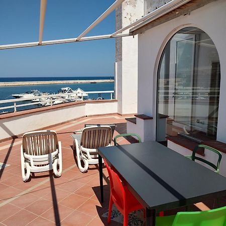 ヴィッラノーヴァ・ディ・オストゥーニ Fronte Del Mare - Seafront Terraceヴィラ エクステリア 写真