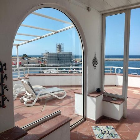 ヴィッラノーヴァ・ディ・オストゥーニ Fronte Del Mare - Seafront Terraceヴィラ エクステリア 写真