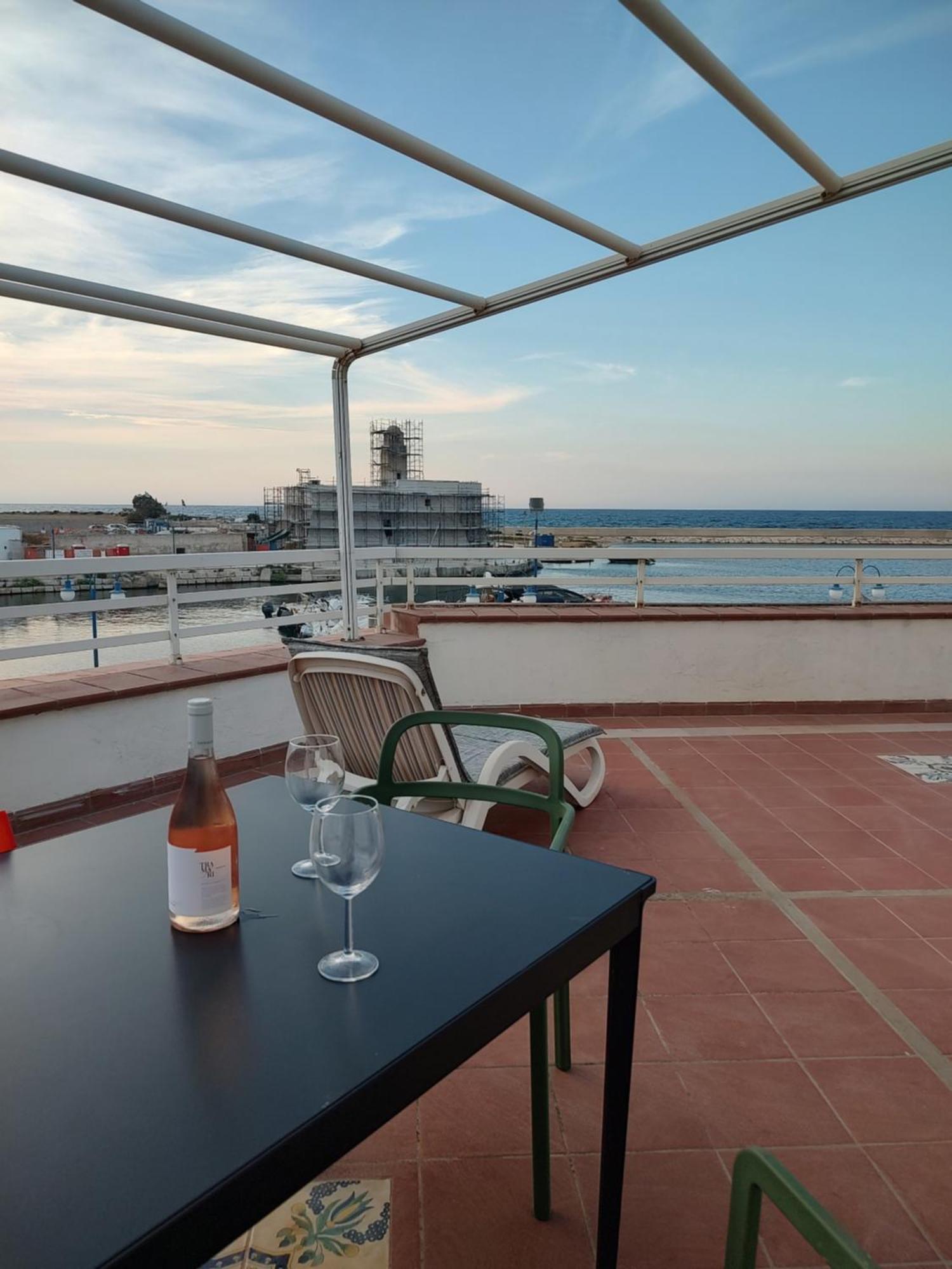 ヴィッラノーヴァ・ディ・オストゥーニ Fronte Del Mare - Seafront Terraceヴィラ エクステリア 写真